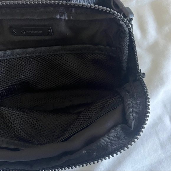🧡 Lululemon OG 2018 Everywhere Belt Bag - Swerve Vapor Metal Grey - Picture 7 of 8